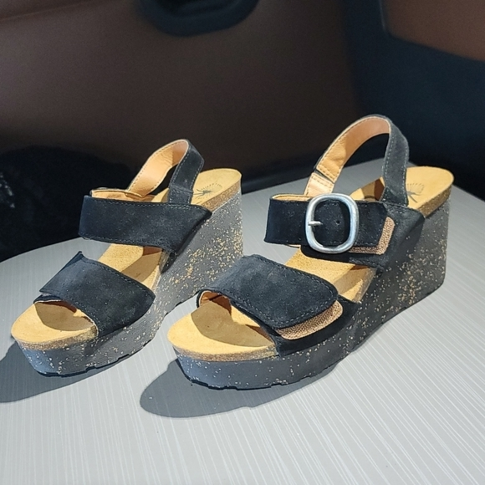 OTBT Peasant Women's 7.5 Black Suede & Painted Cork Wedge Sandals NWOT‎